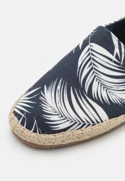 Pier One Unisex - Espadrilles - Dark Blue 13 Pier One Unisex - Espadrilles - Dark Blue -Mode Verkoop 2434d4031c89494b93e7b492169b9010