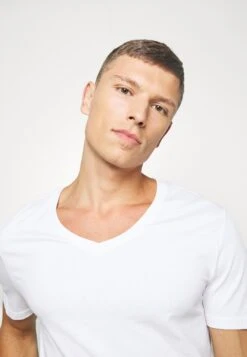 Pier One 2 Pack - T-Shirt Basic - White -Mode Verkoop 2464778c5d314b51b098f8e722d959b0