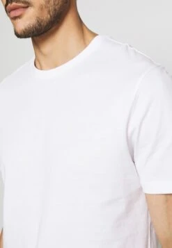 Pier One 5 Pack - T-Shirt Basic - White/Black/Bordeaux -Mode Verkoop 4a6de0d2b72e4f1290d4d17a26a3cd34