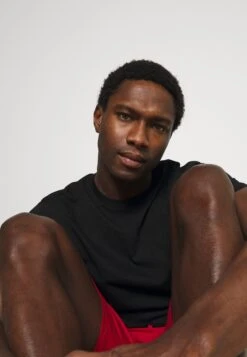 Pier One 3 Pack - Pyjamabroek - Black/Mottled Dark Grey/Red -Mode Verkoop 4f57fa2361ff43dba0b55c4847802e72