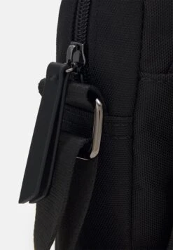 Pier One Unisex - Schoudertas - Black -Mode Verkoop 6015a635267a4538aeda73eaf2b65393