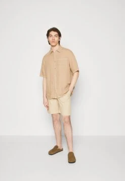 Pier One Shorts - Off-White 9 Pier One Shorts - Off-White -Mode Verkoop 6664ff04662647d89f2cc6848d0fc551