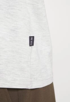 Pier One 5 Pack - T-Shirt Basic - Light Grey - 101_White - 001_Green - 602 -Mode Verkoop 7d13067417124de684e97c638550a94b