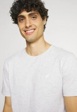 Pier One 5 Pack - T-Shirt Basic - Light Grey - 101_White - 001_Green - 602 -Mode Verkoop bfc88b4fb0af436ea6df397e7b3e9a49