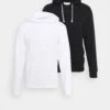 Pier One 2 Pack - Hoodie - Black/White -Mode Verkoop e726b483d5314140af2c74486da6e1bb