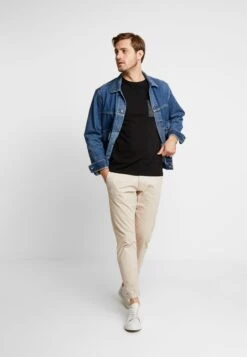 Pier One T-Shirt Print - Black -Mode Verkoop e898850c758546de990270045c3616df