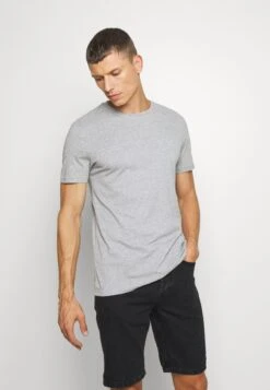 Pier One 7 Pack - T-Shirt Basic - White/Blue/Green -Mode Verkoop eda6b13a6c134a3f80a2d698b4ee4ee0