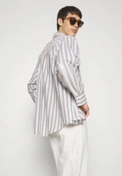 Pier One Carpenter Colored Twill- Straight Leg Jeans - Off-White -Mode Verkoop f0d77a0b472943a38700461ba111bcb9