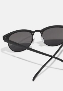 Pier One Unisex - Zonnebril -Black 8 Pier One Unisex - Zonnebril -Black -Mode Verkoop f41786acb4f54644b6e1caf49d70a762