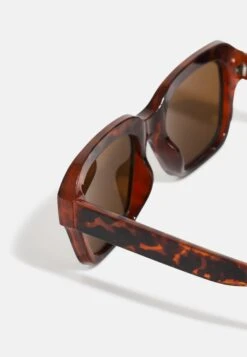 Pier One Unisex - Zonnebril - Black -Mode Verkoop faad10b8a5a2445f865f09b5d12427d1